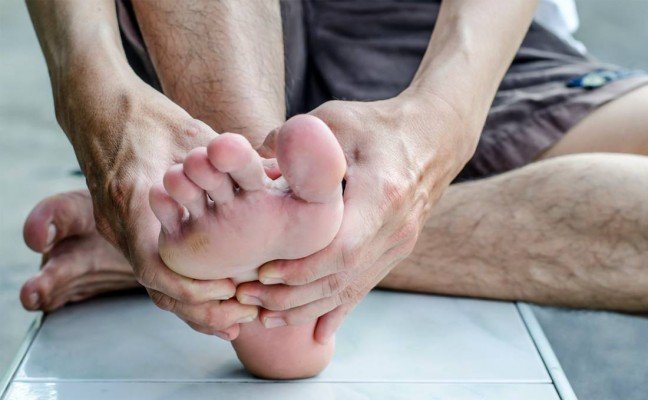 How to Cure Athletes Foot at Home Naturally?