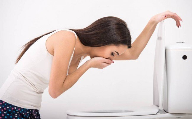 How to Cure Vomiting at Home Naturally?